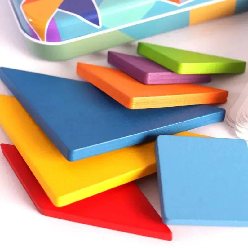 Peças coloridas do tangram educativo em 3D para estimular criatividade e coordenação em crianças